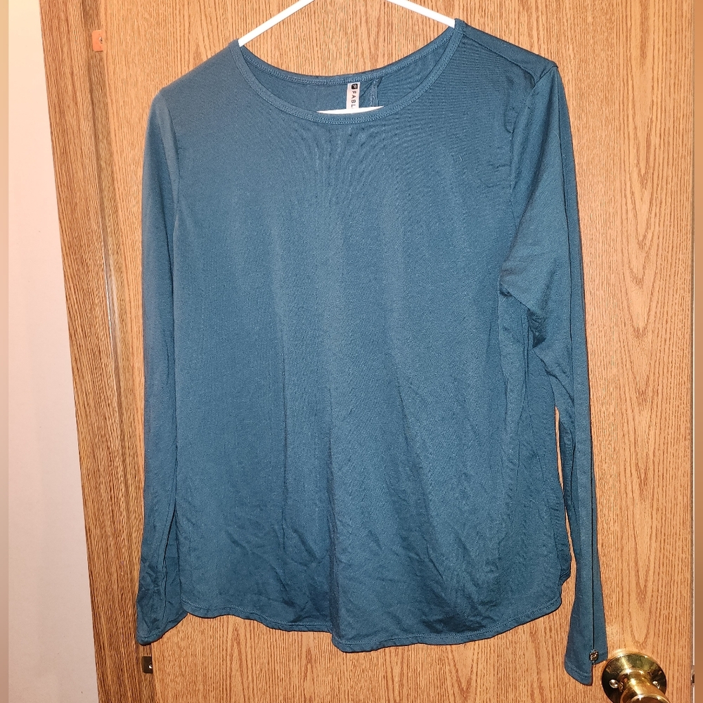 Fabletics Women's Size Medium Long Sleeve Top